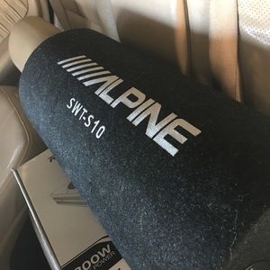 Alpine sub woofer